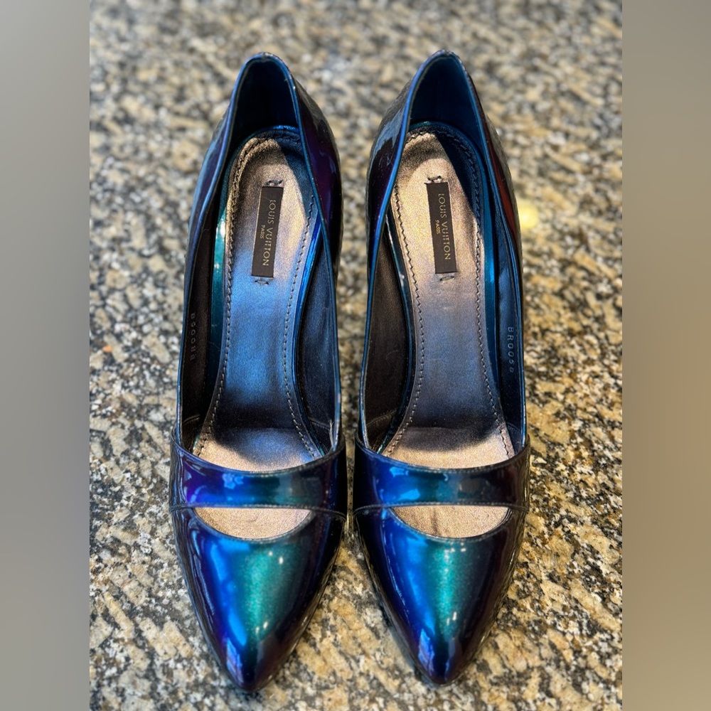 Stunning iridescent Louis Vuitton heels.